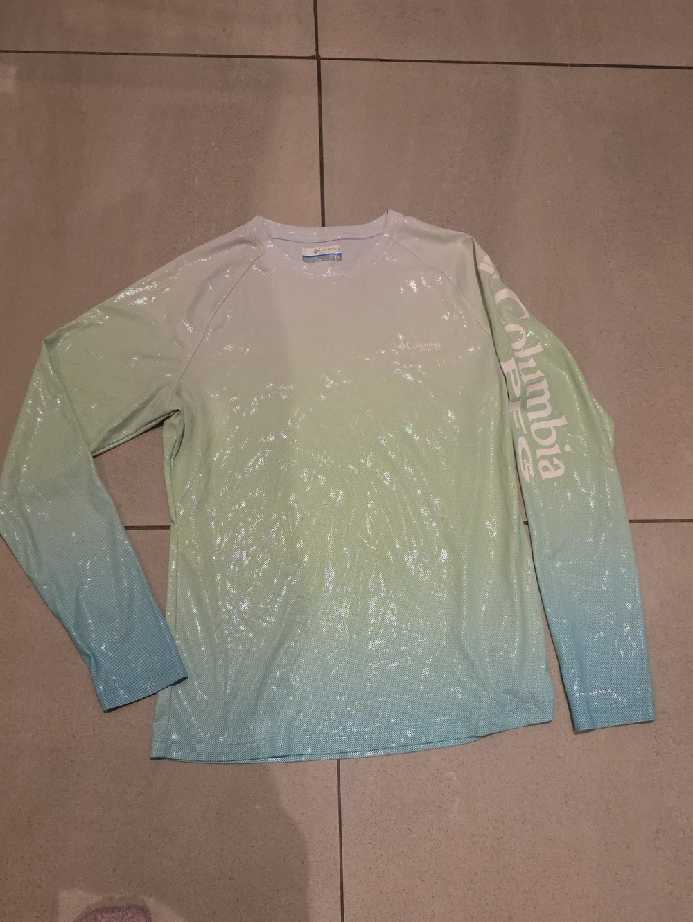 Columbia Women's Mint to Light Blue Ombre Long Sleeve Rash Guard